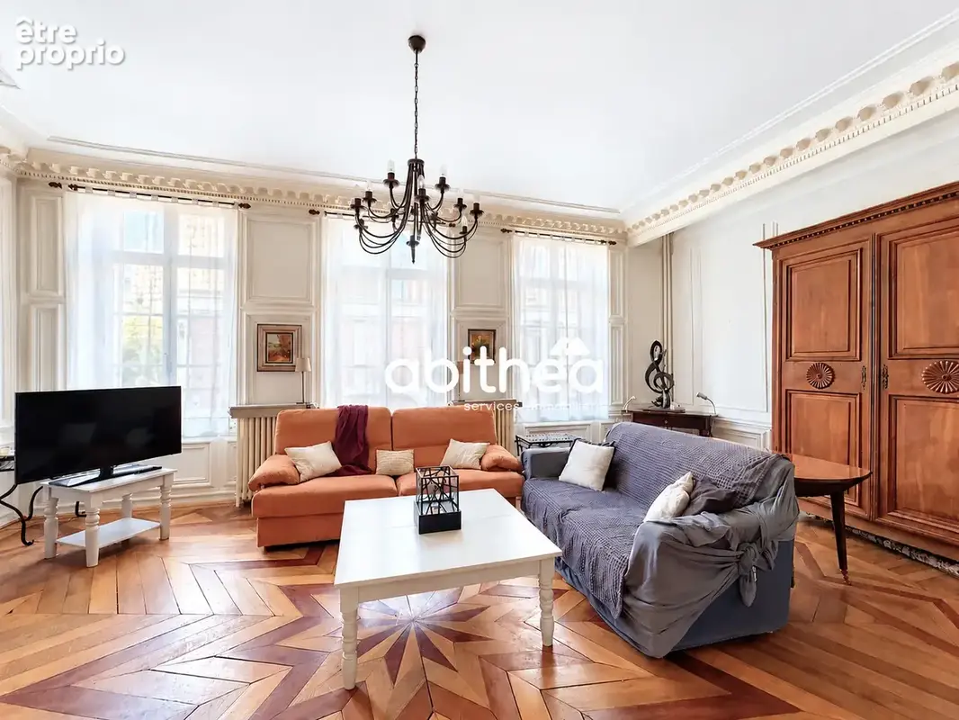 Maison en pierres blanches avec garage et extérieur - photo 6