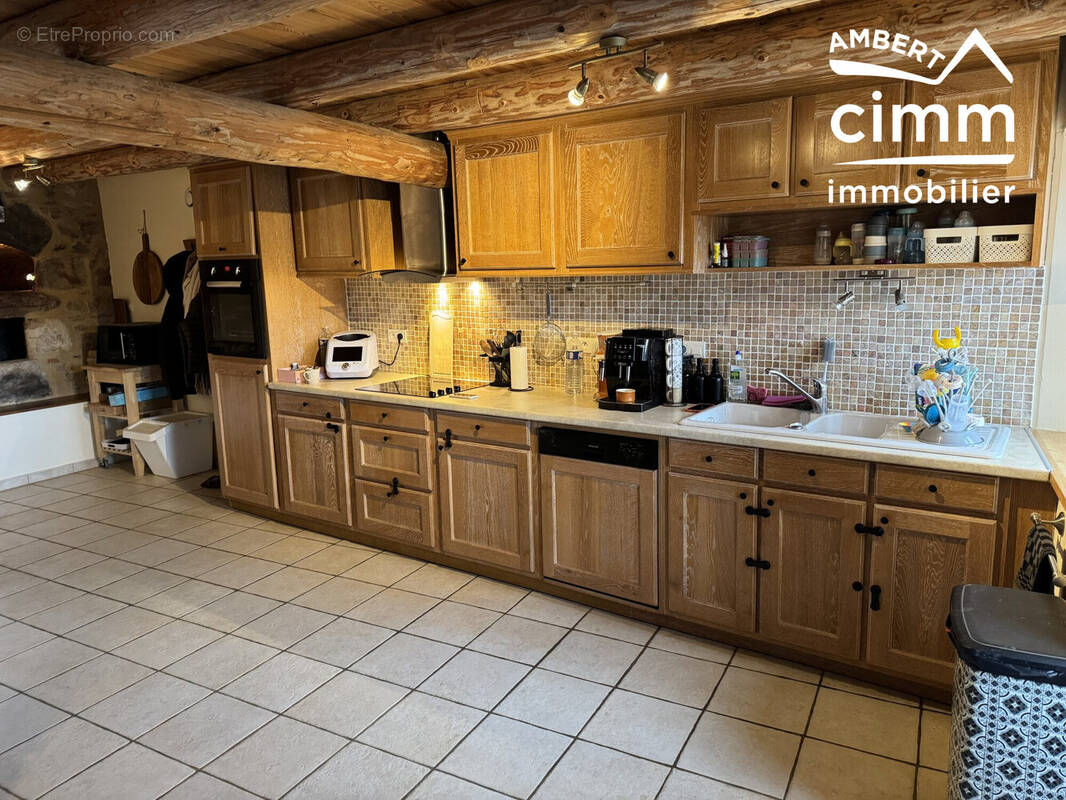 Maison à SAINT-ALYRE-D'ARLANC