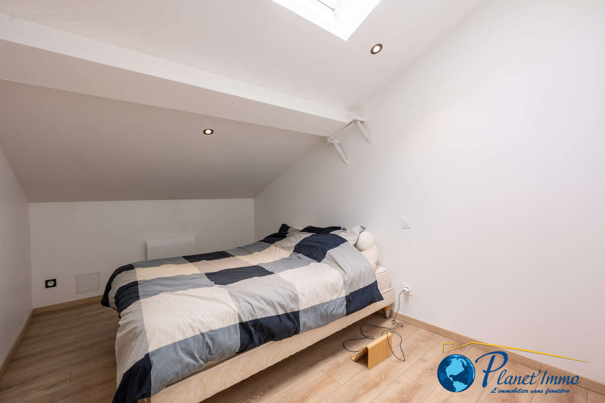 Appartement à SAINT-GENEST-LERPT