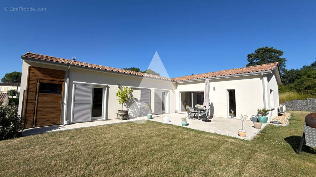 Maison à LUGON-ET-L'ILE-DU-CARNAY