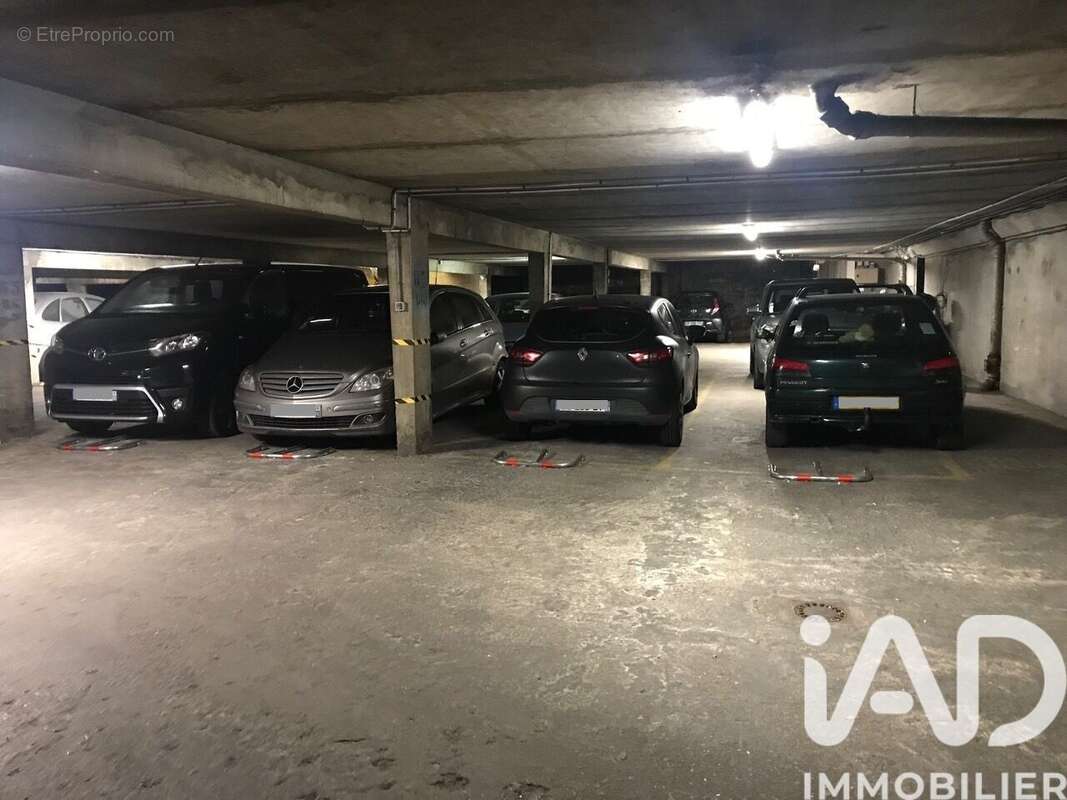 Photo 3 - Parking à PARIS-19E