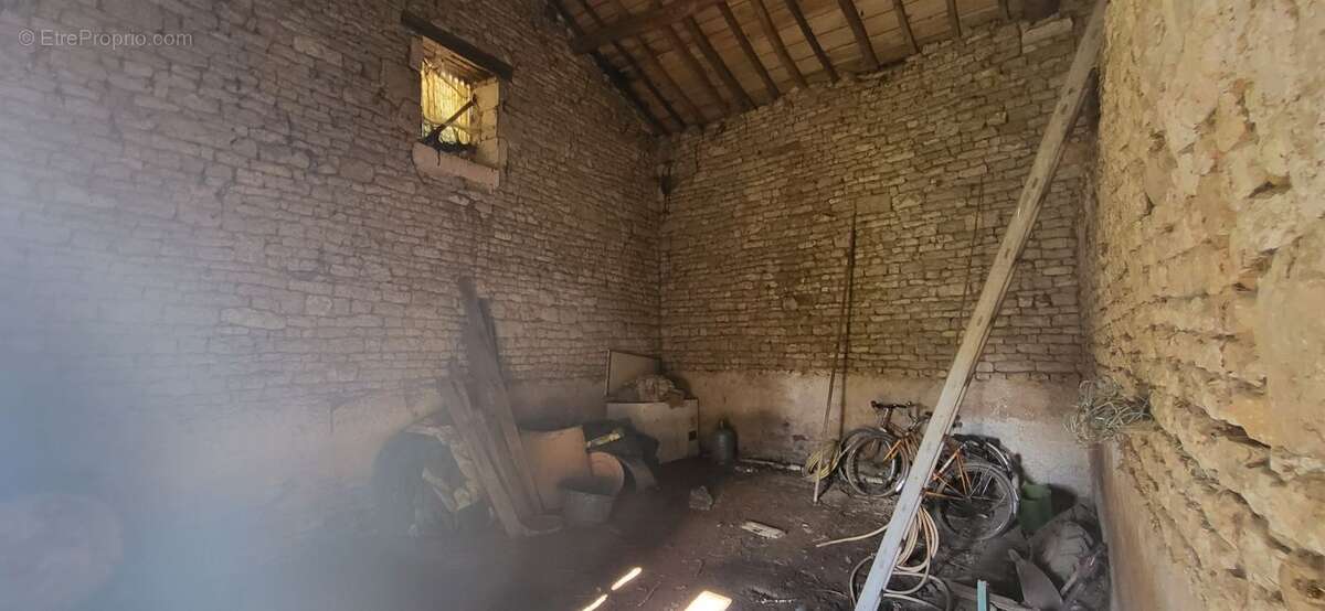 Maison à SAINT-HILAIRE-DES-LOGES