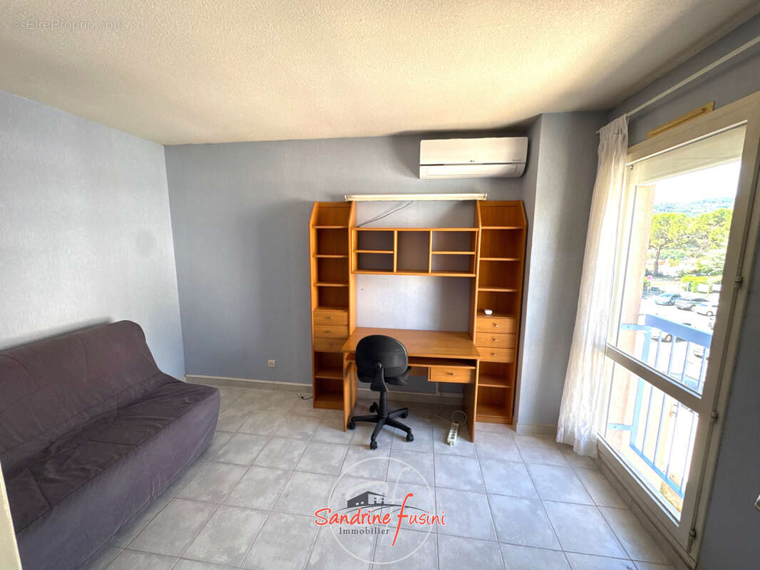 Appartement à CARROS