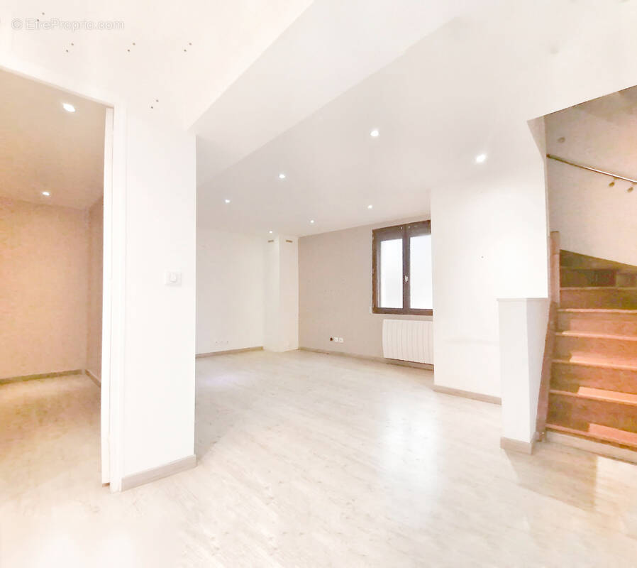 Maison à BENNECOURT