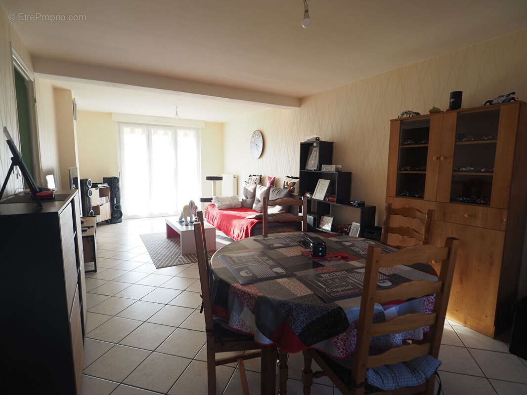 Appartement à VINCEY