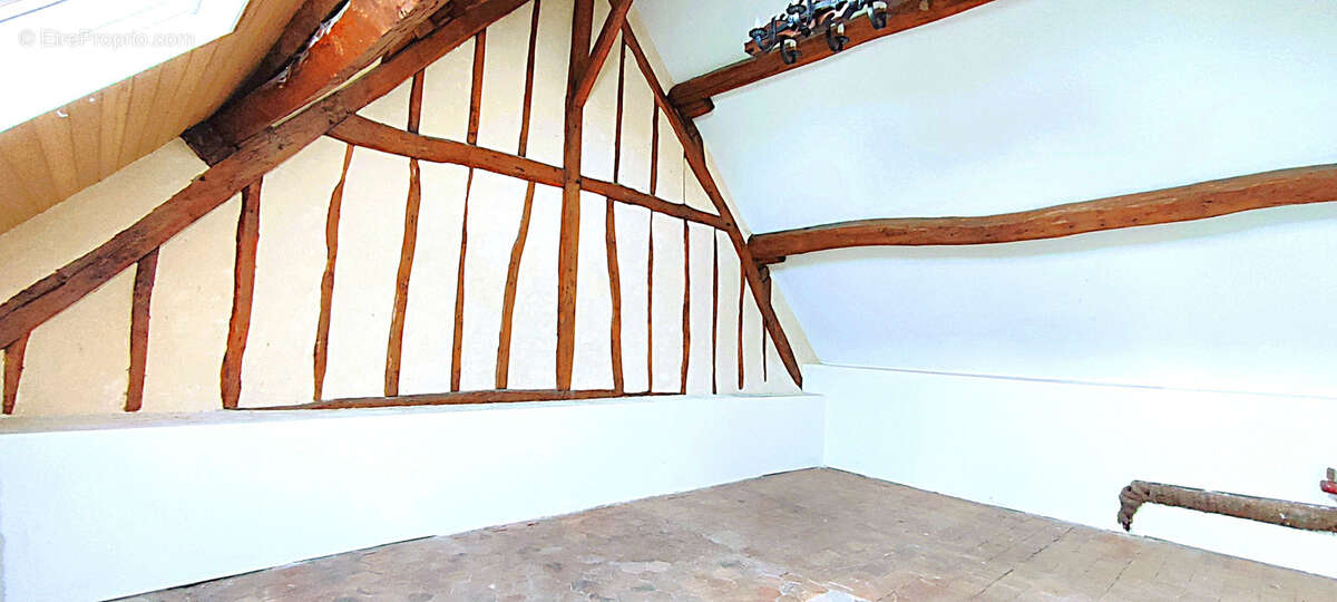 Maison à PRUNAY-LE-GILLON