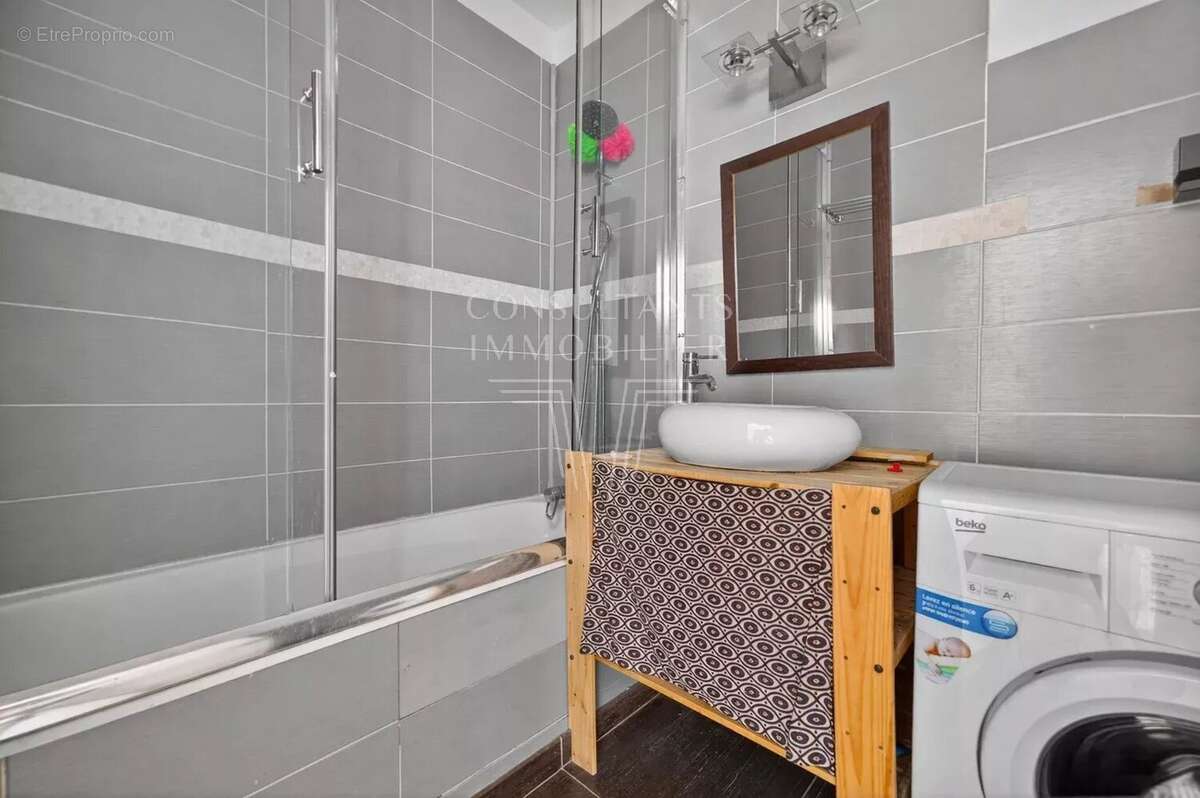 Appartement à LEVALLOIS-PERRET