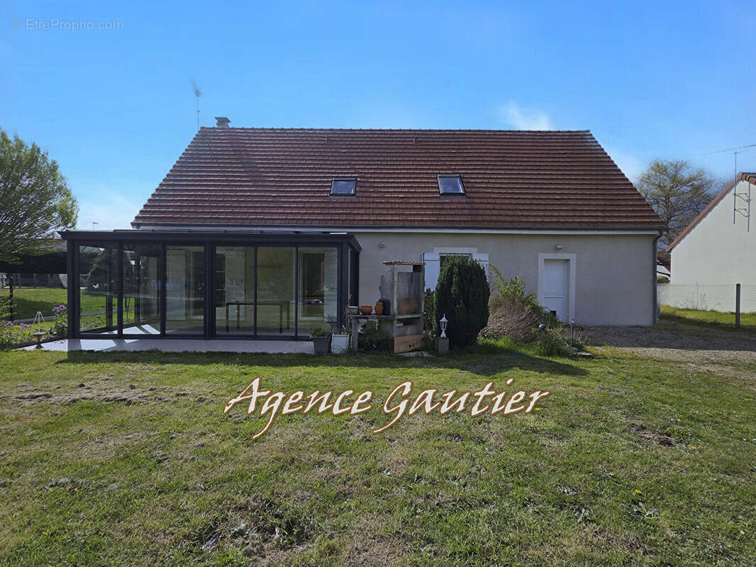 Maison à SURY-PRES-LERE