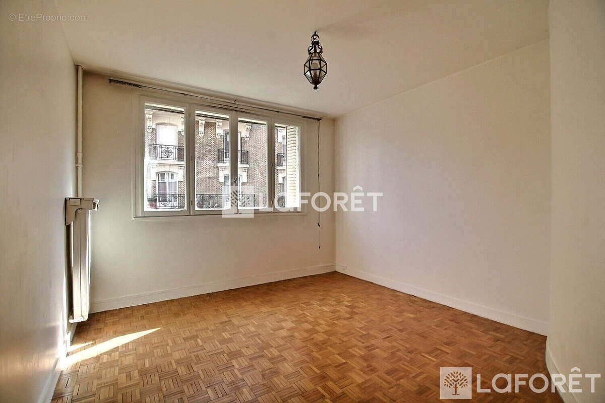 Appartement à LA GARENNE-COLOMBES