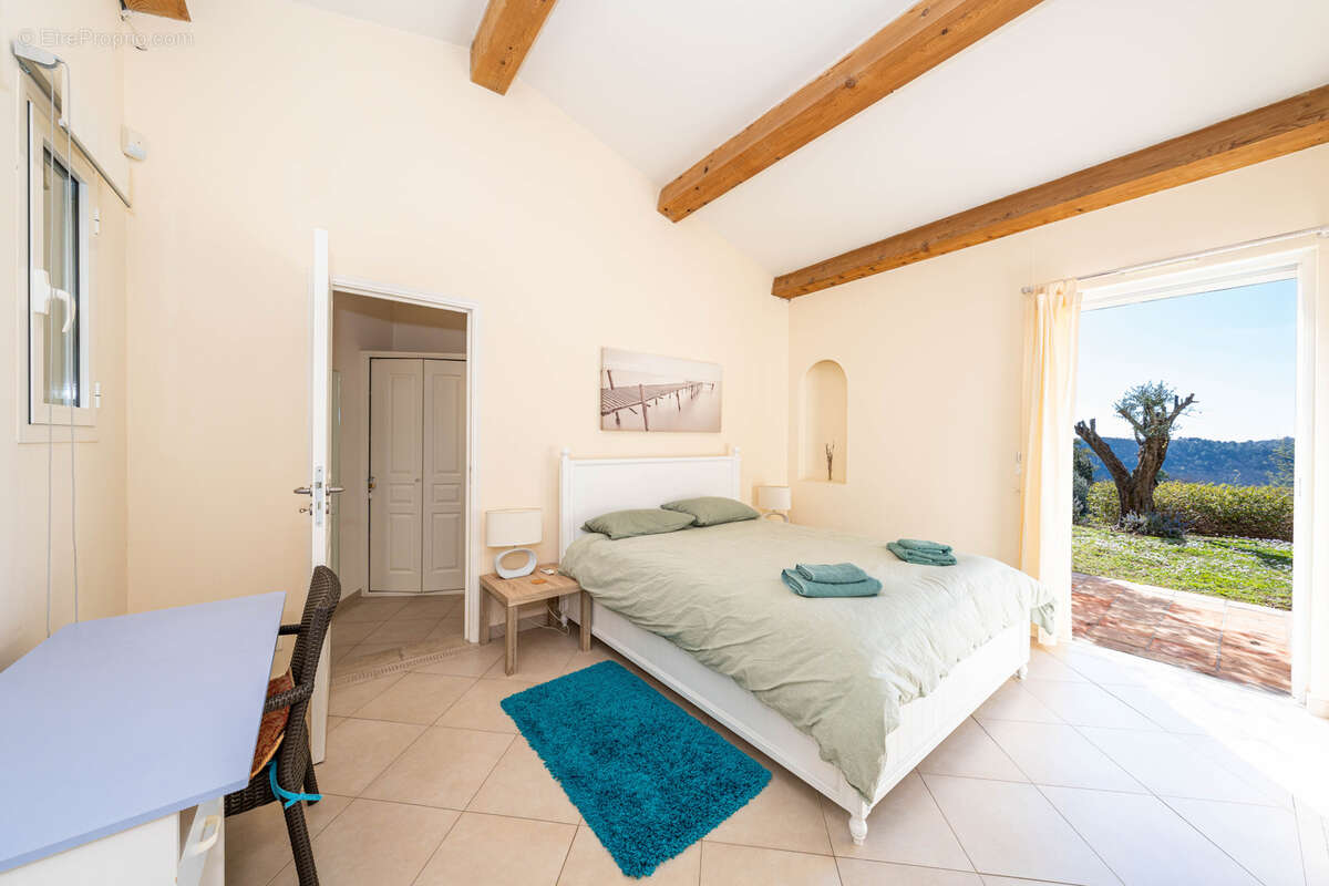 Maison à TOURRETTES-SUR-LOUP
