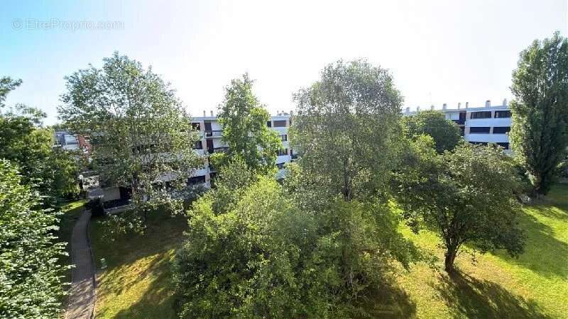 Appartement à SAINTE-GENEVIEVE-DES-BOIS