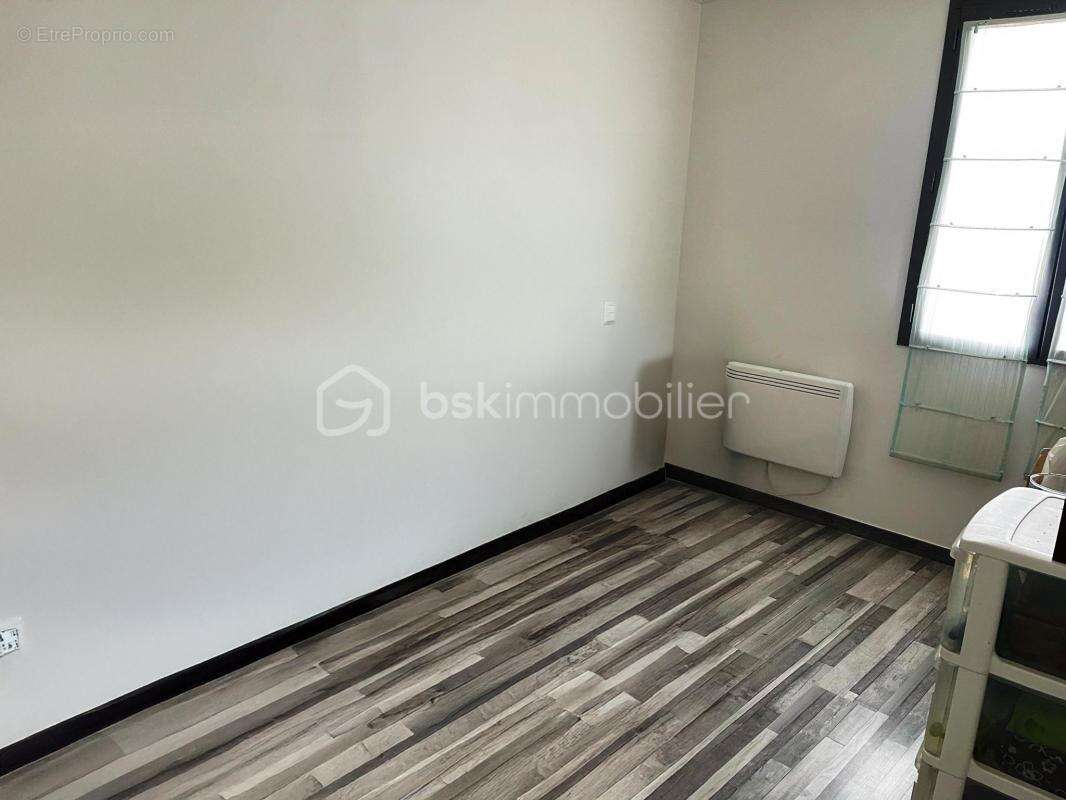 Maison à LONGPERRIER