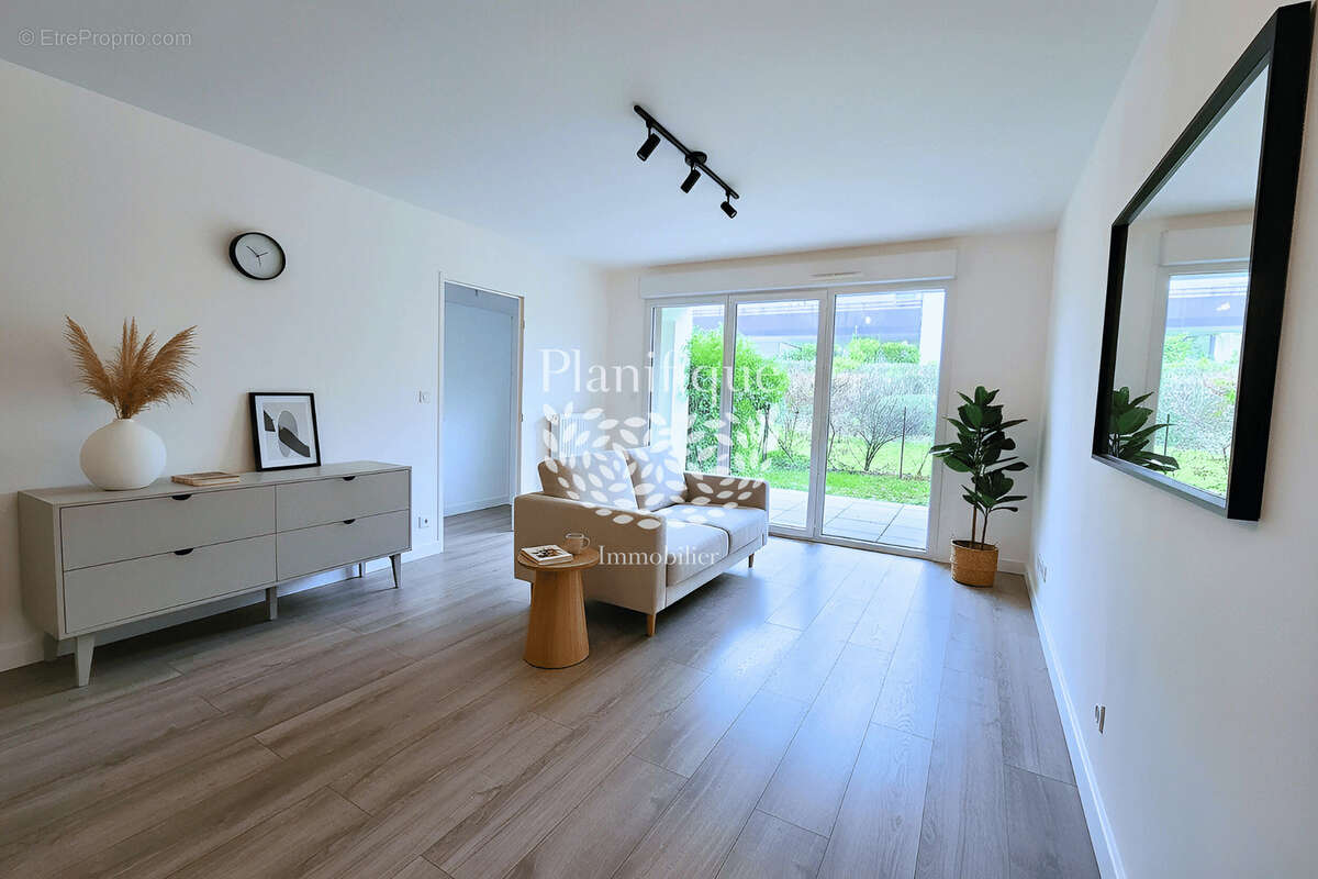 Appartement à SERGY