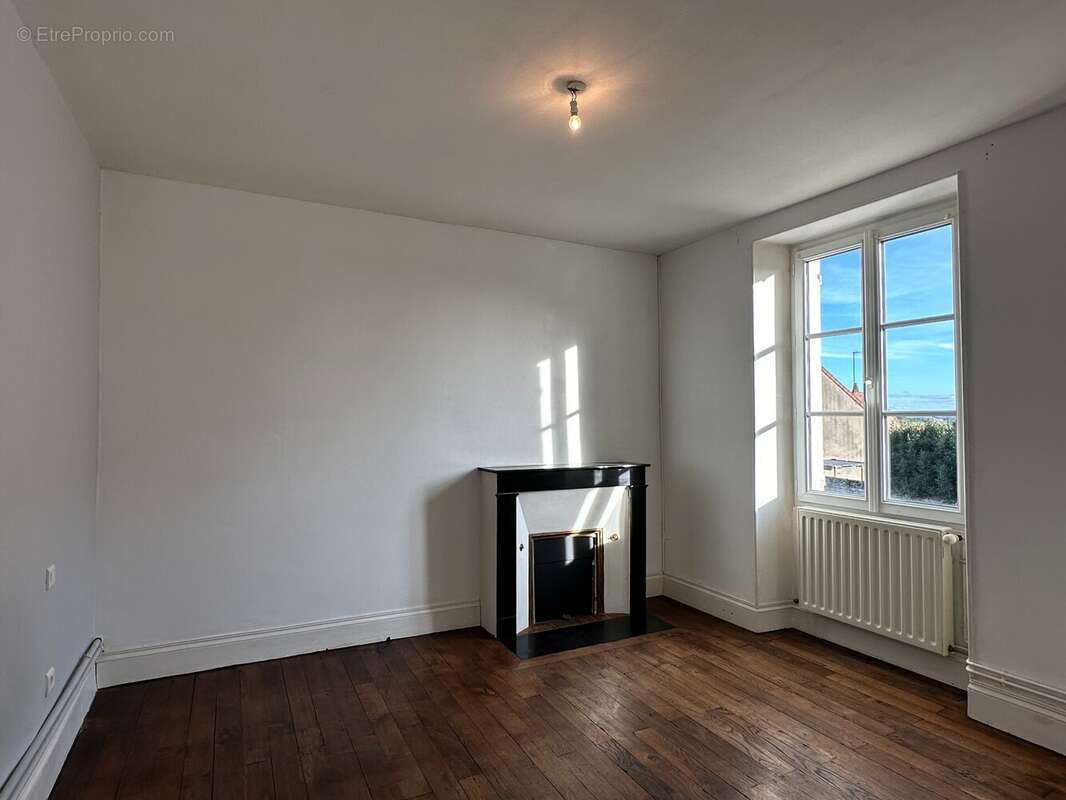 Maison 77 m² à Thevet-Saint-Julien  - photo 6