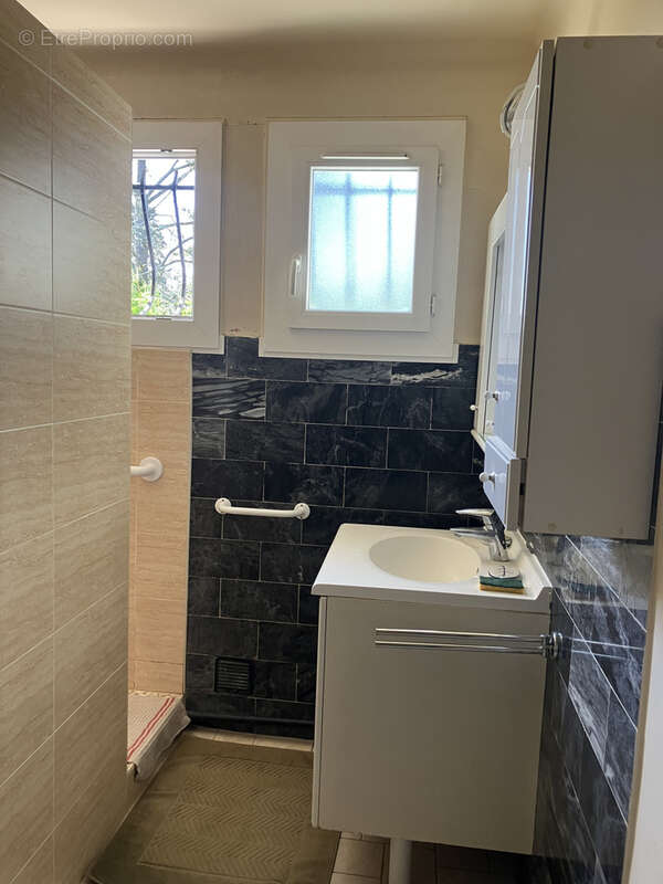 Maison à SAINT-GENIS-LES-OLLIERES