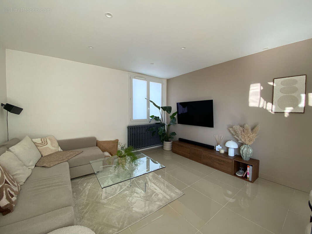 Appartement à SAINT-CYR-SUR-LOIRE