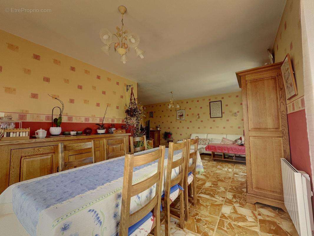 Maison à MAGNY-SUR-TILLE