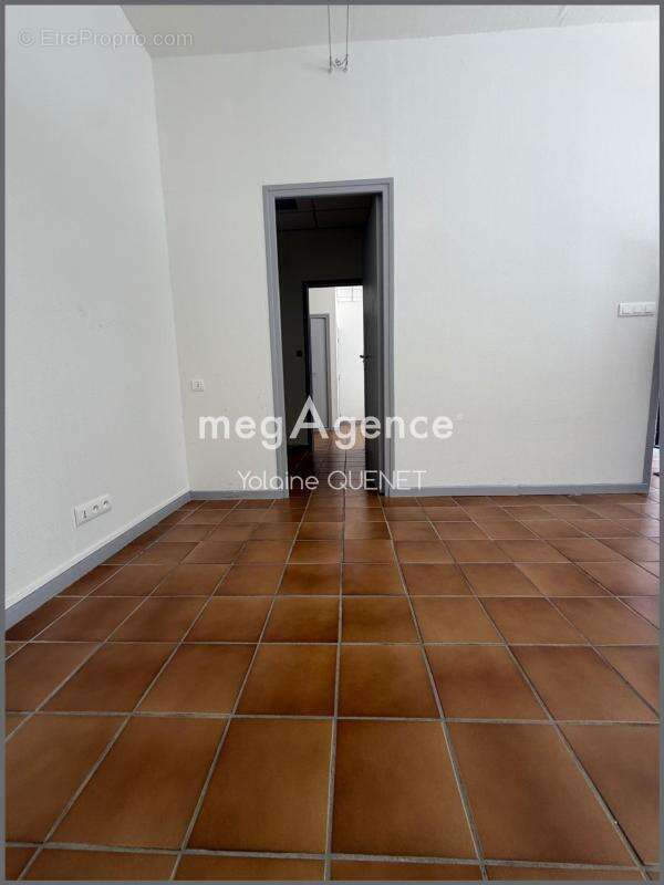 Maison en pierre de 158m2 dont local de 70 «m2 - photo 9