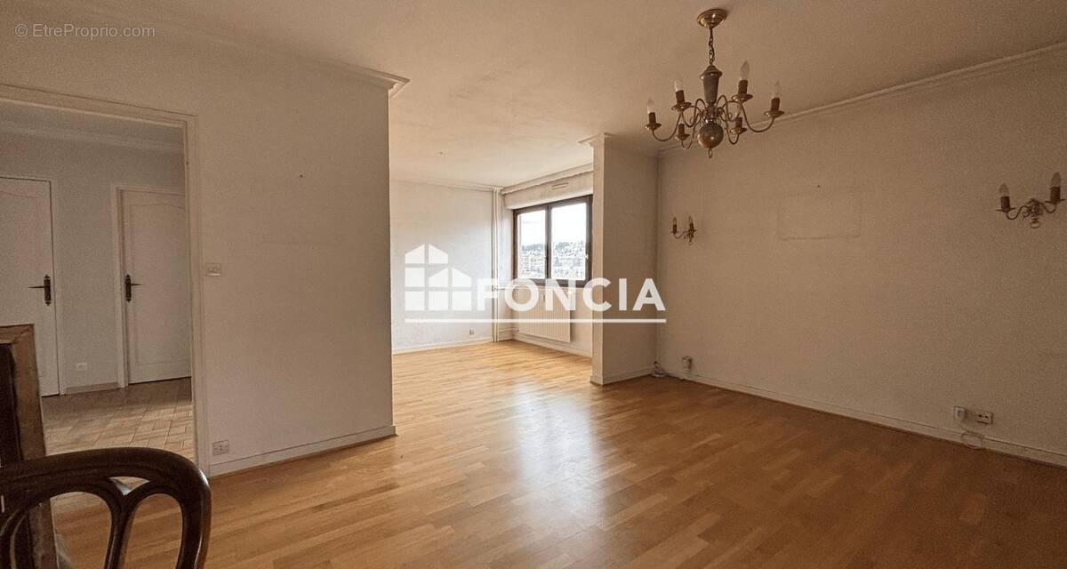 Appartement à SAINT-ETIENNE