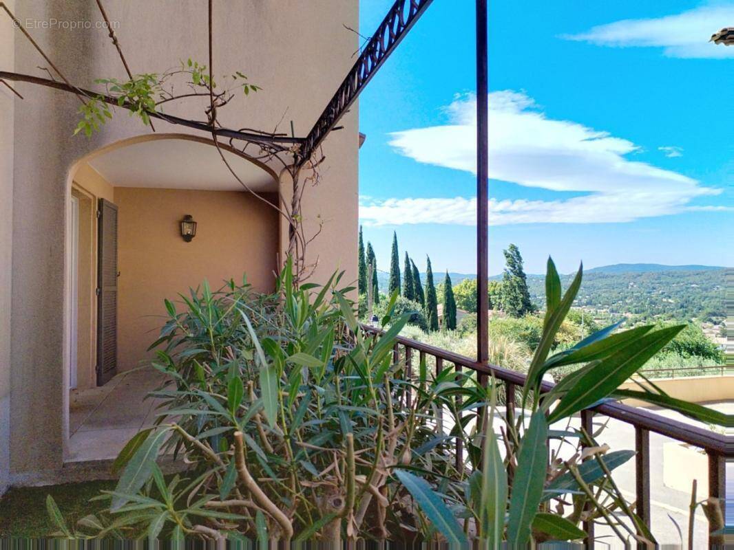 Appartement à FAYENCE