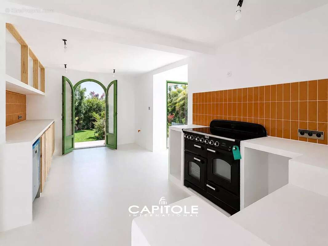 Antibes – villa d’exception rénovée avec vue mer  prestations ultra luxe - photo 12