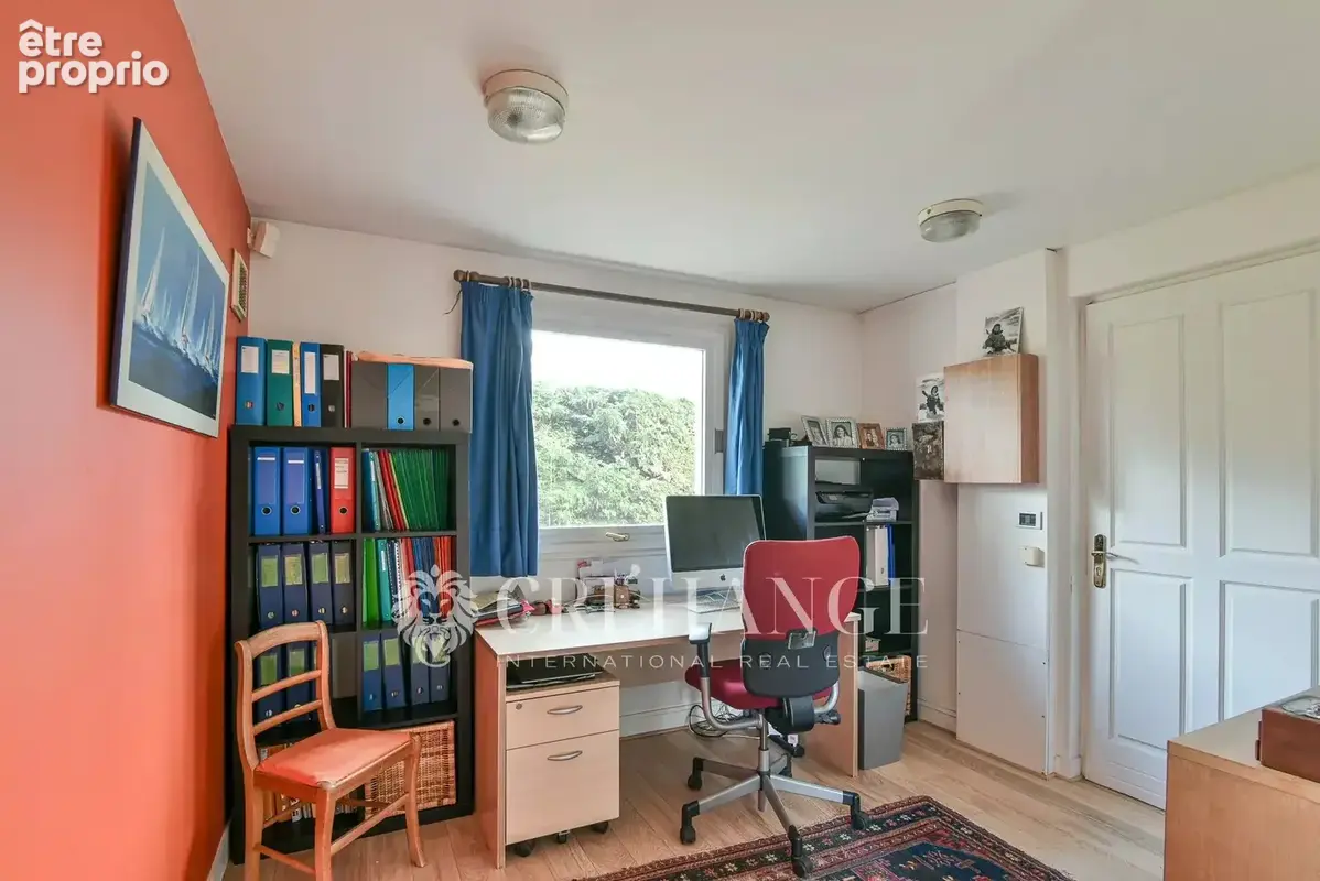LE VESINET - LAC INFERIEUR - Maison familiale 262 m² - Jardin 1250m² - Piscine - photo 18