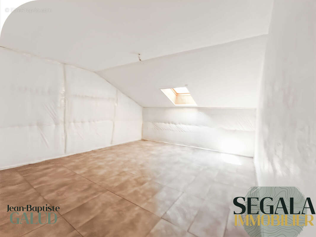 Maison à MIRANDOL-BOURGNOUNAC