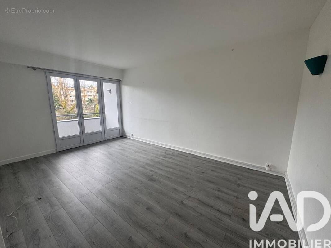 Photo 1 - Appartement à SAINT-FARGEAU-PONTHIERRY