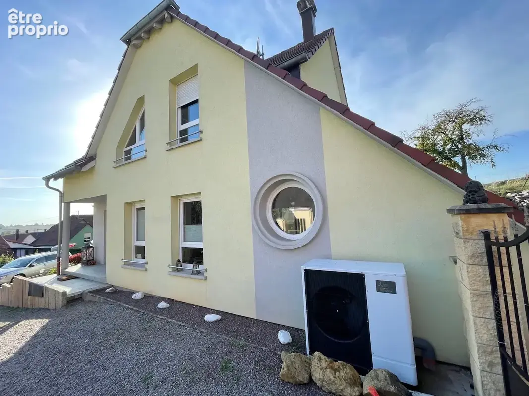 Jolie maison de campagne avec un grand terrain, située dans un beau cadre paisible . - photo 2