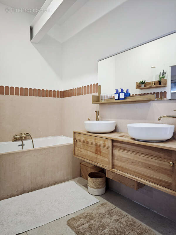 Appartement à MARSEILLE-6E