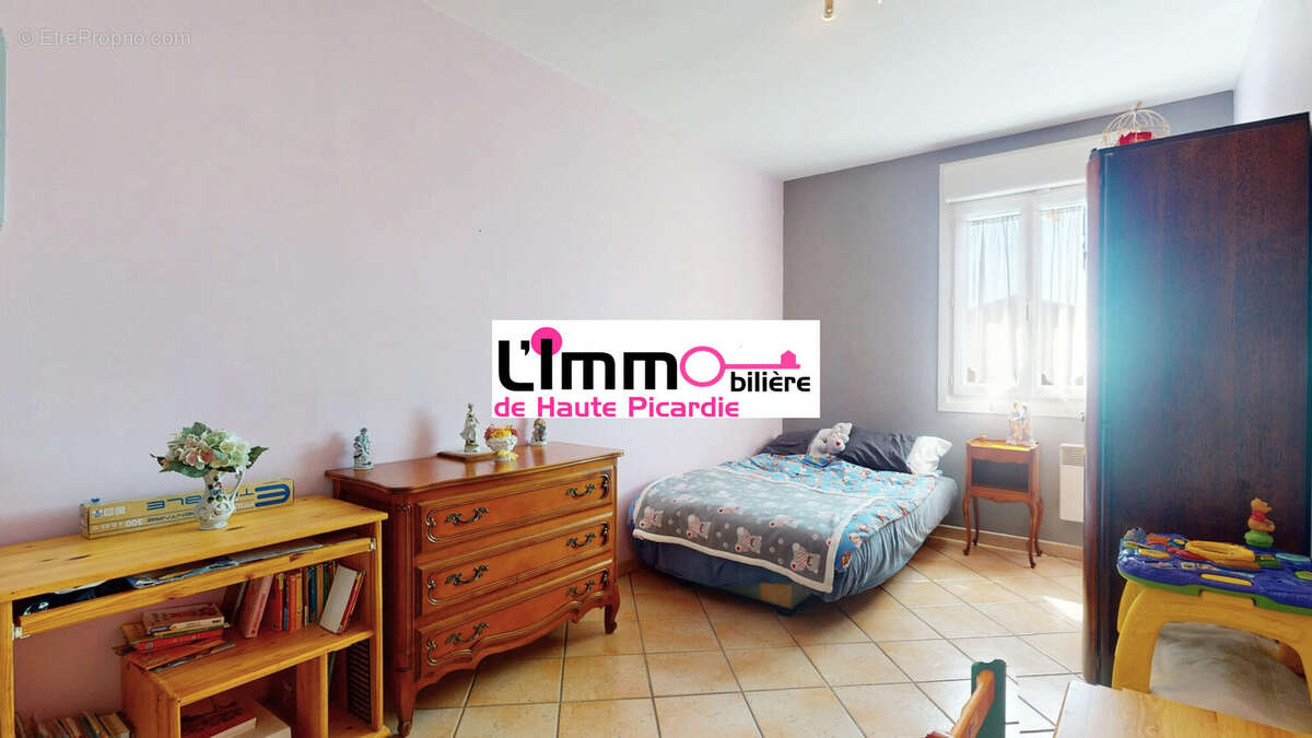 Maison 91 m² à Foucaucourt-En-Santerre  - photo 6