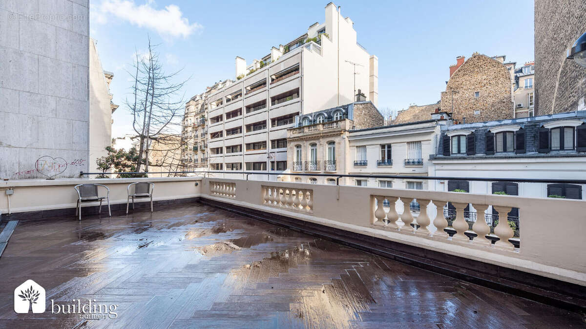 Appartement à PARIS-16E