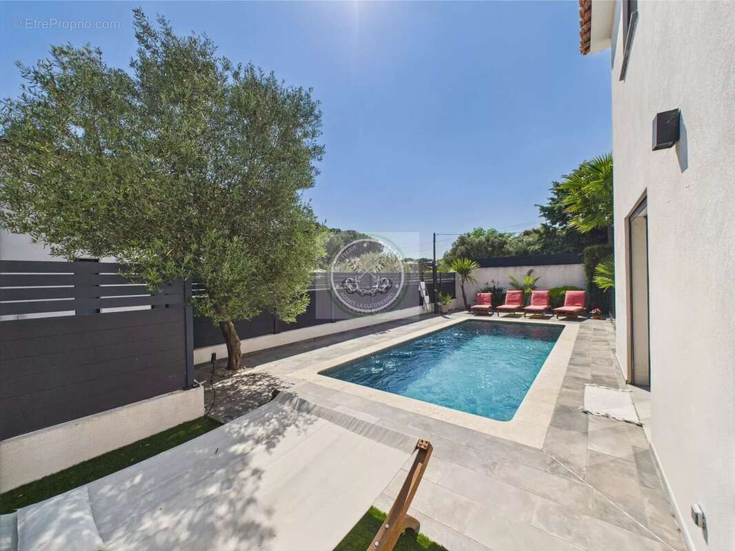 Maison à PUGET-SUR-ARGENS