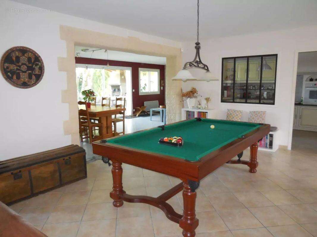 Maison à AMBARES-ET-LAGRAVE