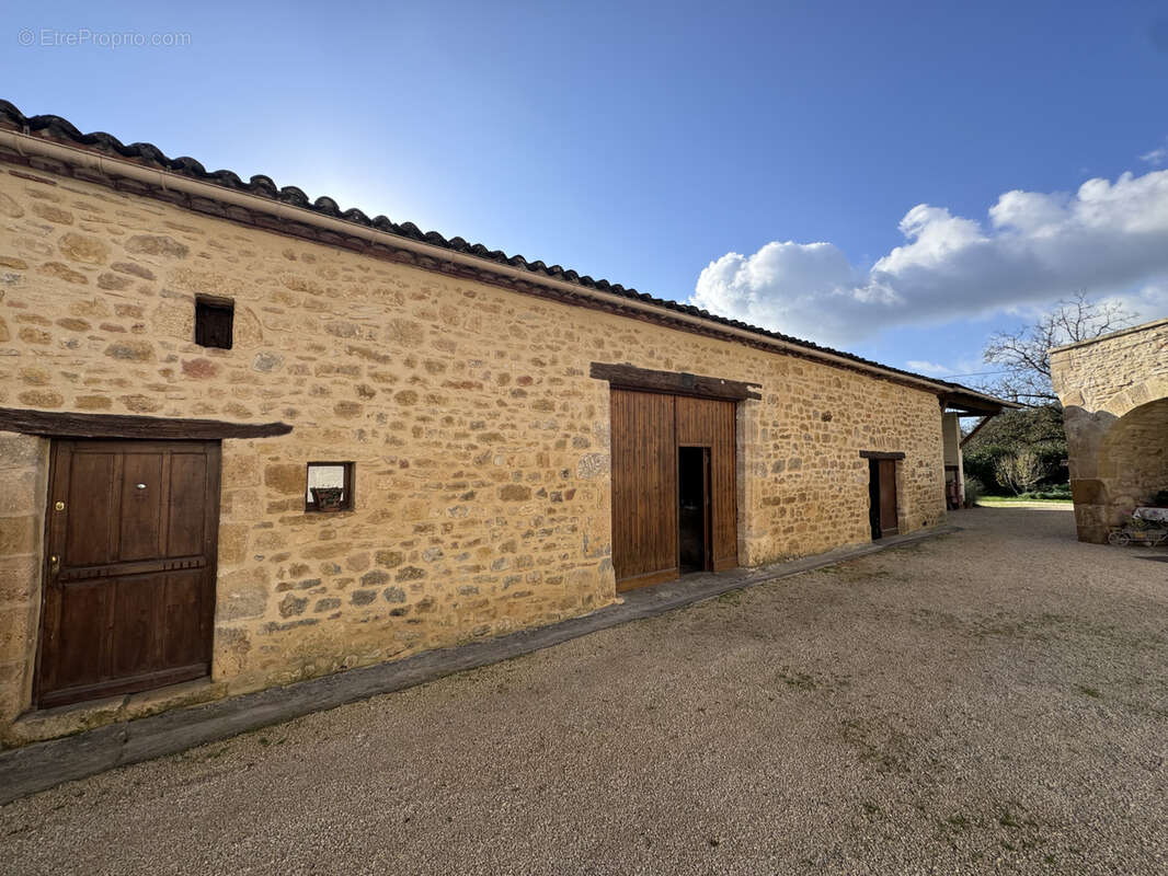 Maison à SAINT-FRONT-SUR-LEMANCE