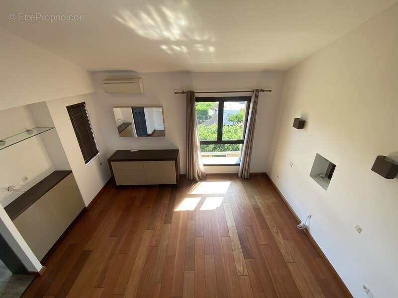 Dpt Pyrénées Orientales (66), à vendre proche LE SOLER Maison 5 pièces 169 m² garage, cour, jacuzzi - photo 6