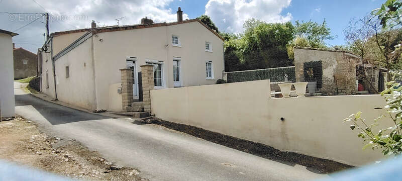 Maison à SAINT-LOUP-LAMAIRE