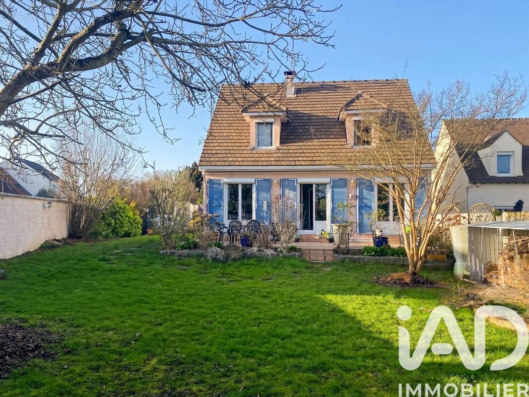 Photo 1 - Maison à BRIE-COMTE-ROBERT