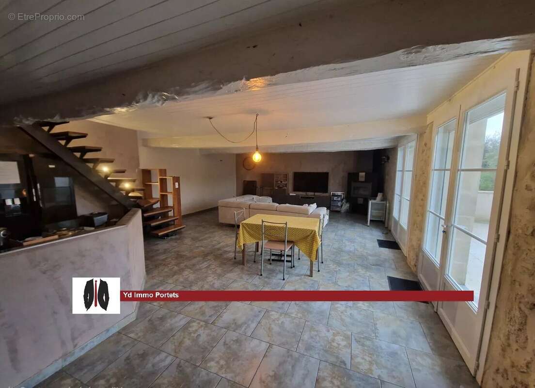 Maison à VIRELADE