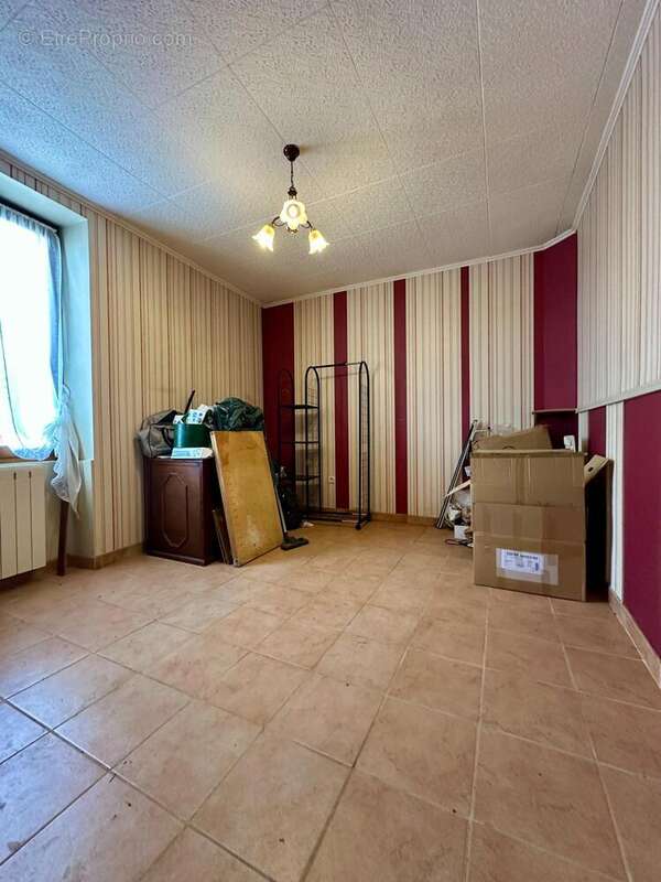 Maison 83 m² à La Chapelle-Hugon  - photo 5
