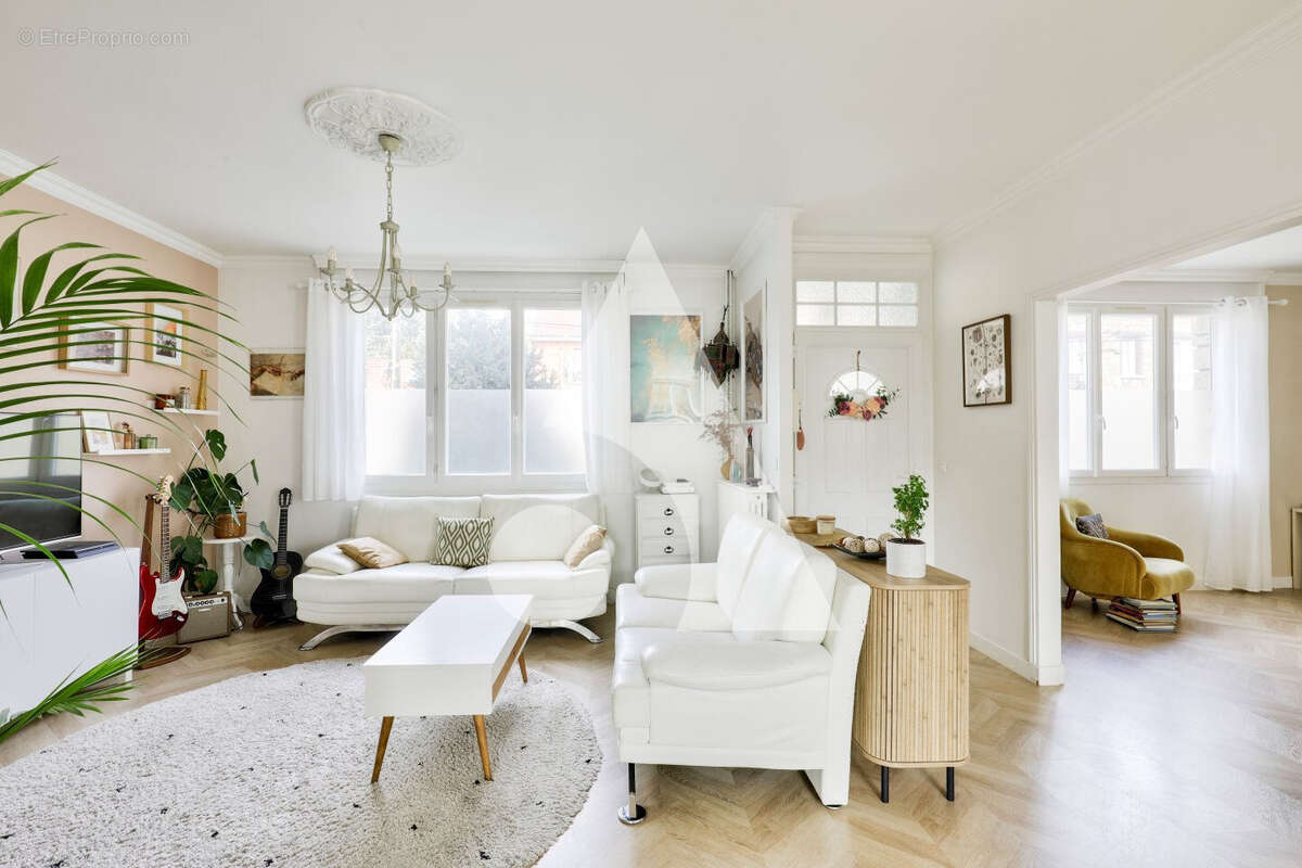 Maison à LA COURNEUVE