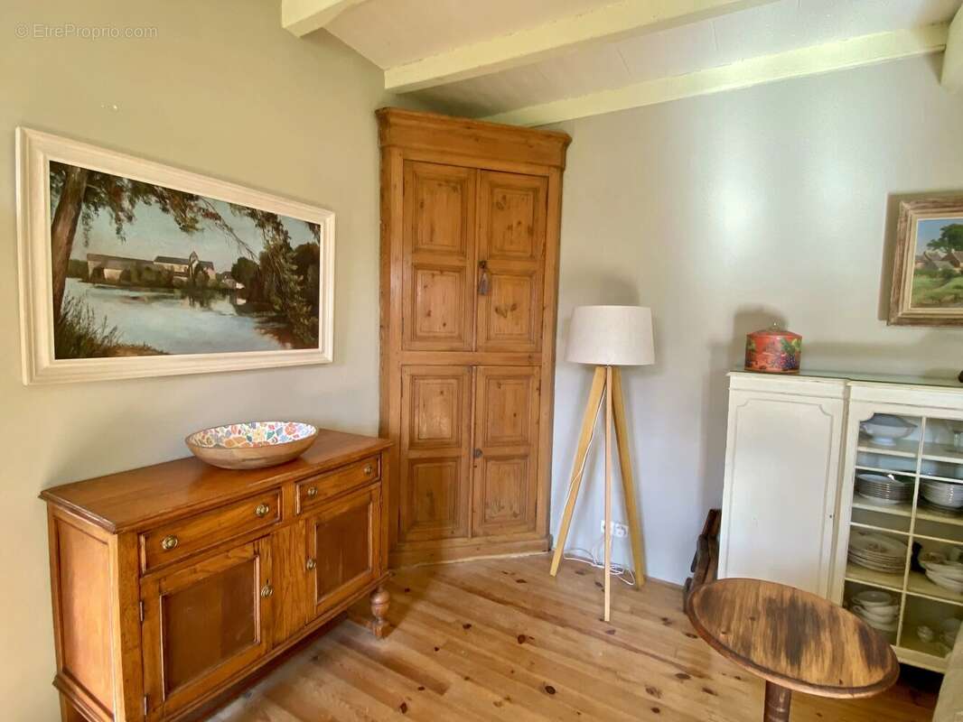 Maison à SAINT-PIERRE-DE-JUILLERS