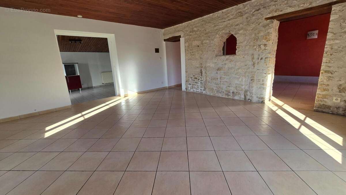 Photo 4 - Maison à SAINTE-GEMME-LA-PLAINE