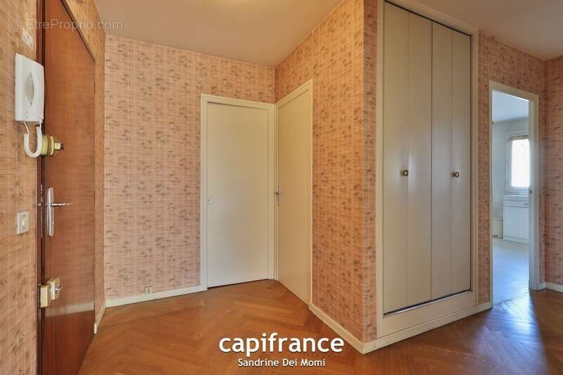 SAINTE FOY LES LYON - Bd de l'Europe- Appartement T3 de 68m² avec balcon, place de stationnement extérieure et cave - photo 20