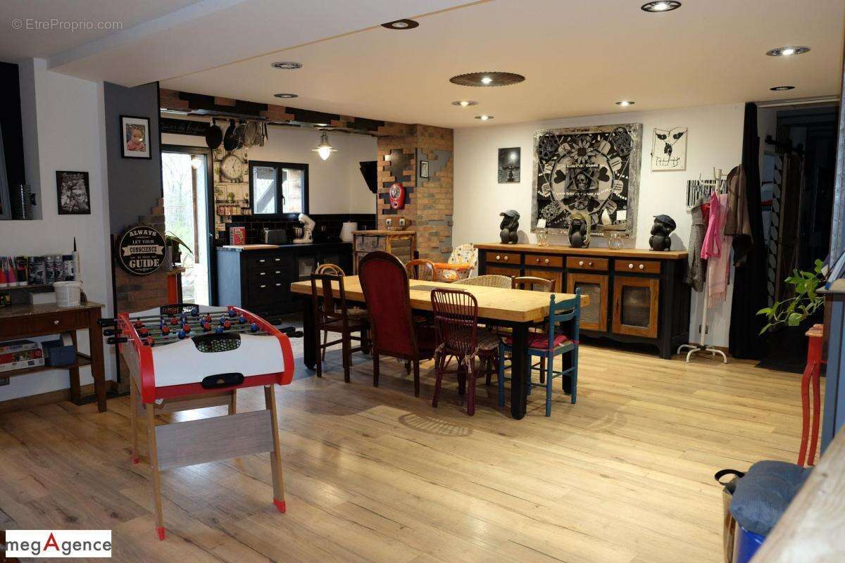 Maison à SAINT-GERMAIN-LES-VERGNES