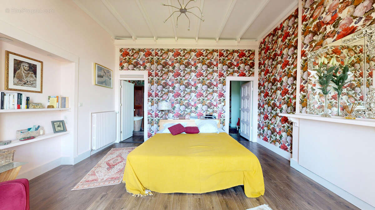 Propriété de caractère du XVIIIᵉ siècle avec maison et dépendances - photo 13