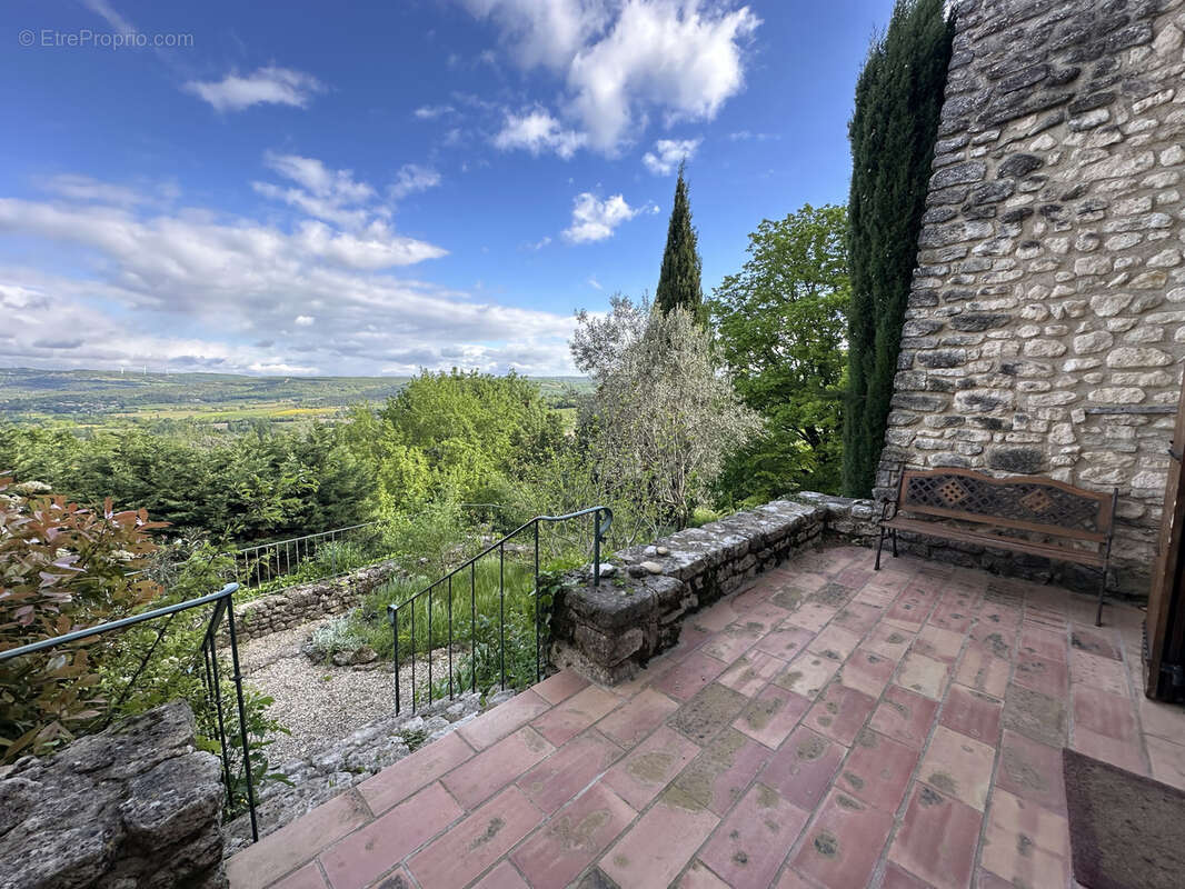 Maison à GRIGNAN