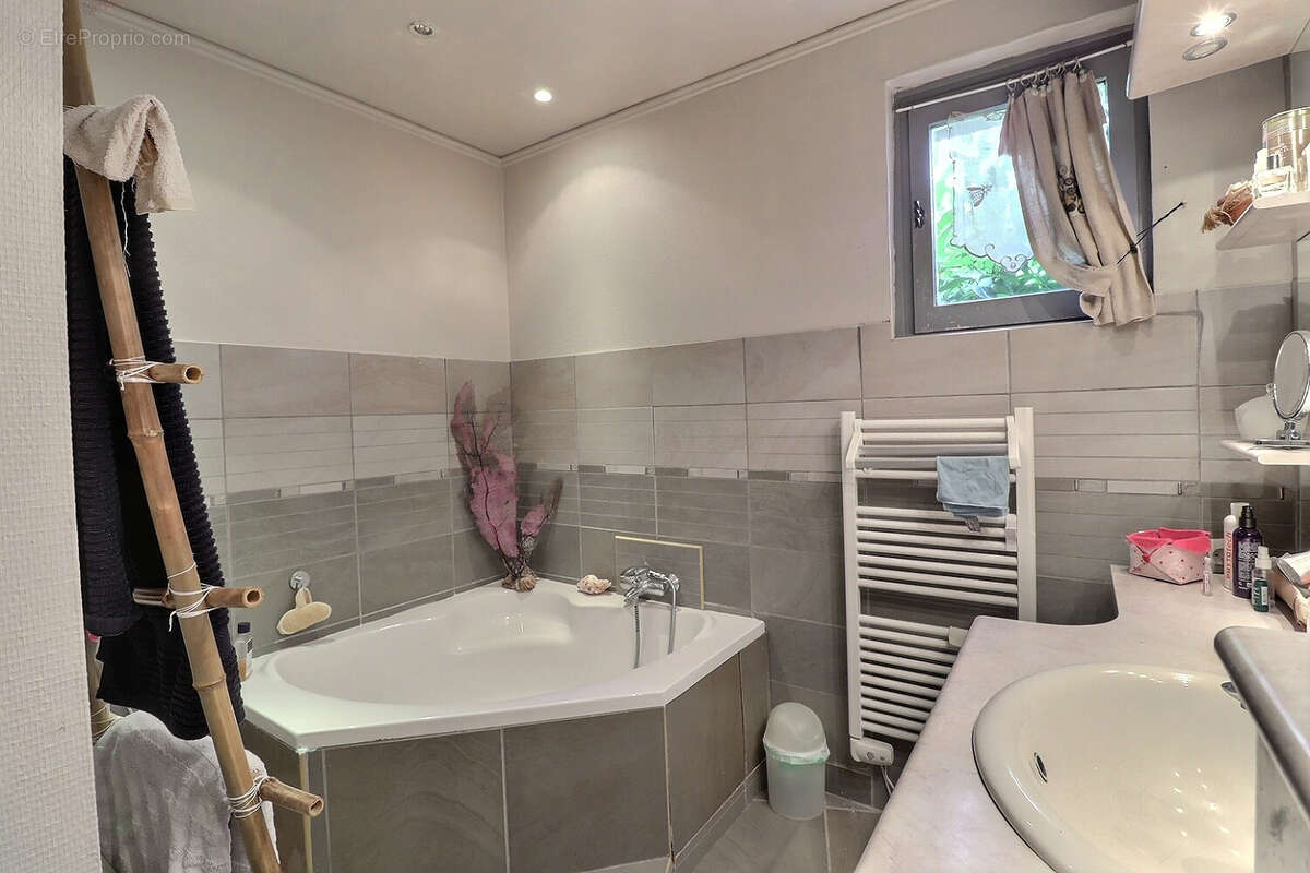 Maison à SAINT-MARTIN-SOUS-MONTAIGU