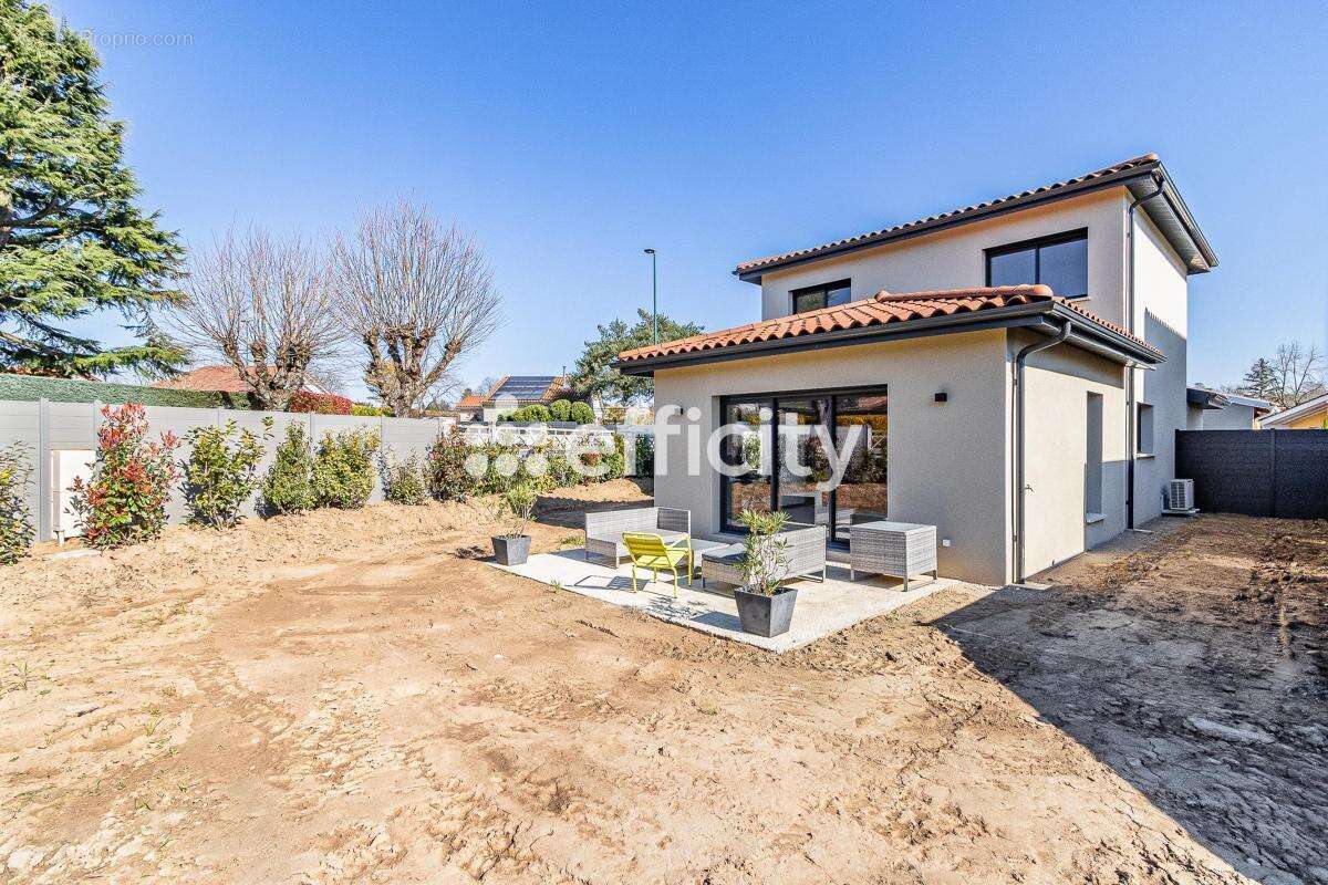 Maison à CHAZAY-D'AZERGUES