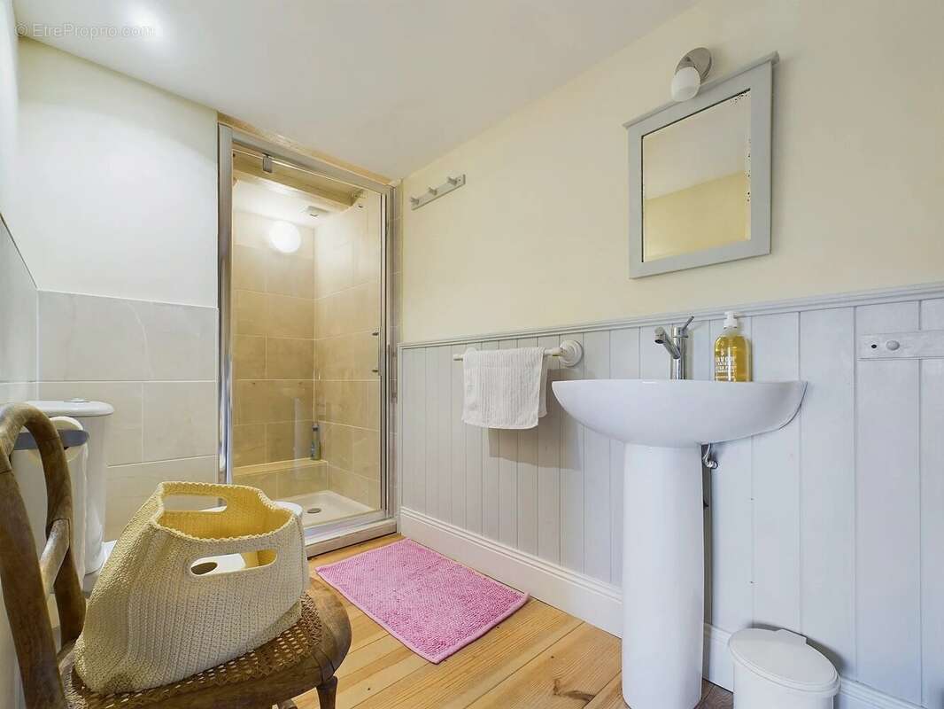 Maison à VILLEBOIS-LAVALETTE